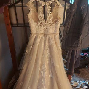 Wedding dress